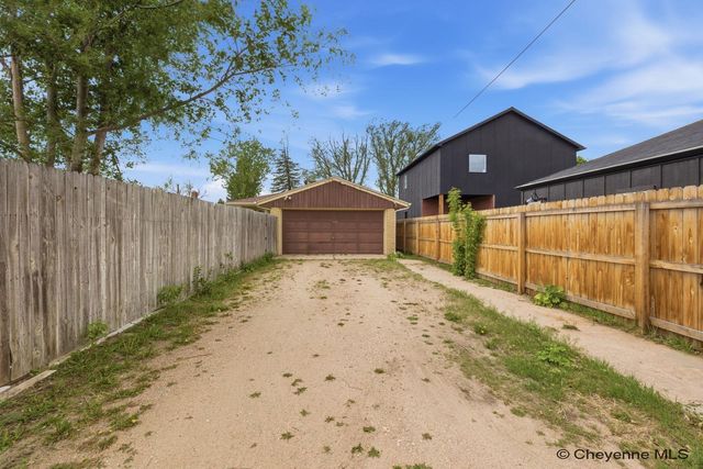 3533 MCCOMB AVE, Cheyenne, WY 82001