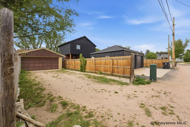 3533 MCCOMB AVE, Cheyenne, WY 82001