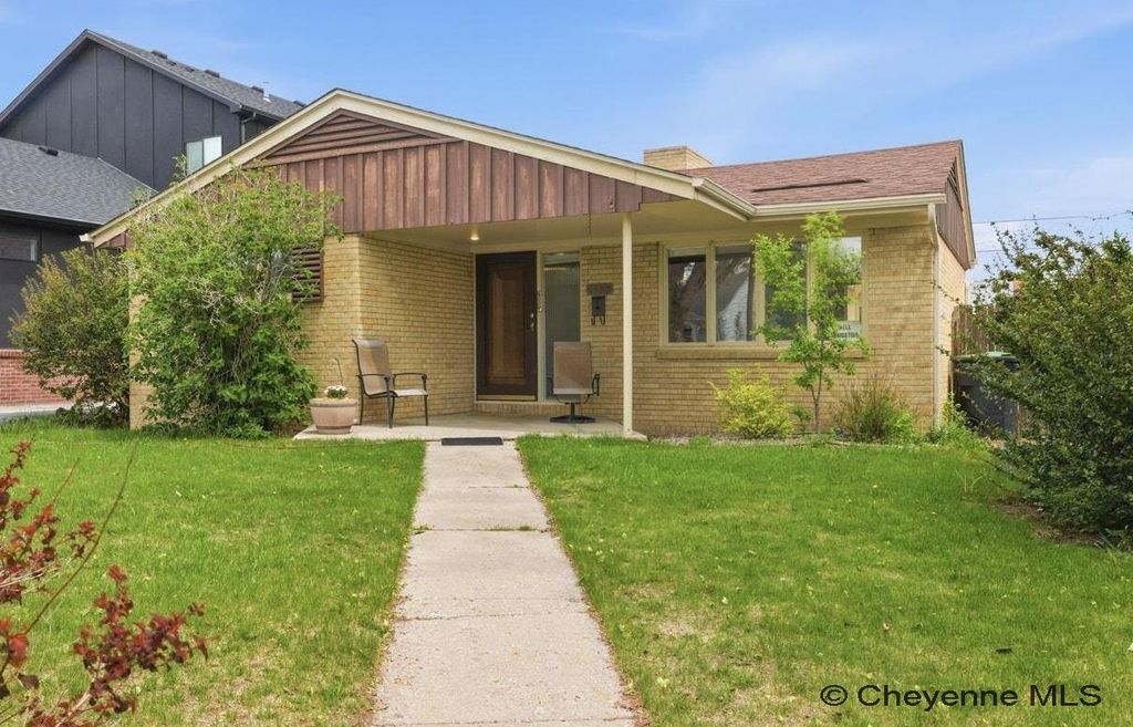 3533 MCCOMB AVE, Cheyenne, WY 82001