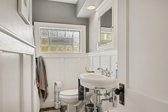 1254 Thomas Avenue, Saint Paul, MN 55104