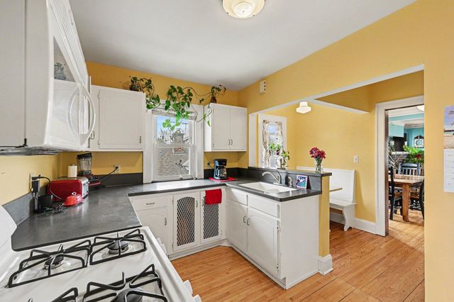 1254 Thomas Avenue, Saint Paul, MN 55104