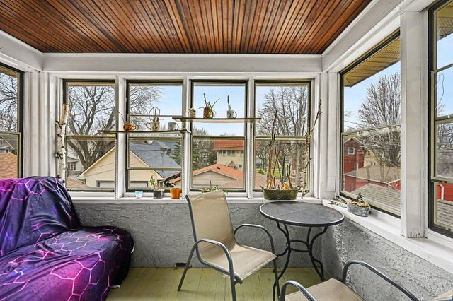 1254 Thomas Avenue, Saint Paul, MN 55104