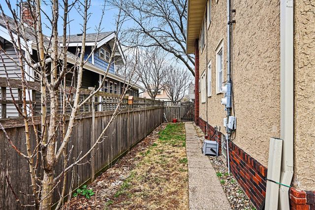 1254 Thomas Avenue, Saint Paul, MN 55104