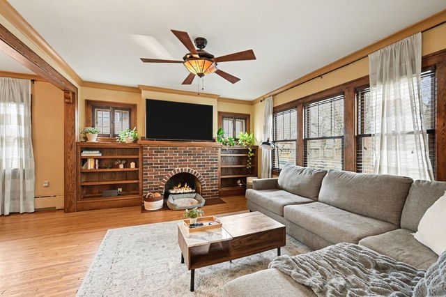 1254 Thomas Avenue, Saint Paul, MN 55104