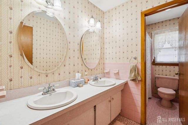 33 Caroline Drive, South River, NJ 08882