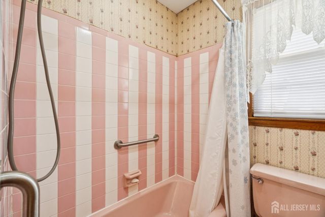 33 Caroline Drive, South River, NJ 08882