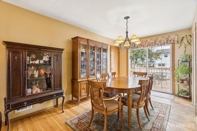 33 Caroline Drive, South River, NJ 08882