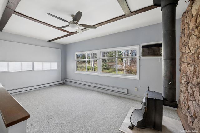 4 Columbine Avenue S, Hampton Bays, NY 11946