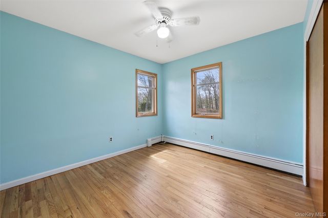 4 Columbine Avenue S, Hampton Bays, NY 11946