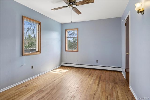 4 Columbine Avenue S, Hampton Bays, NY 11946