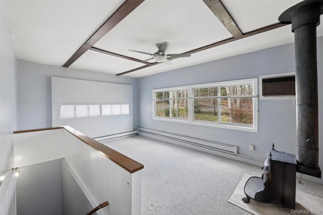 4 Columbine Avenue S, Hampton Bays, NY 11946