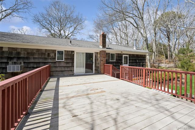 4 Columbine Avenue S, Hampton Bays, NY 11946