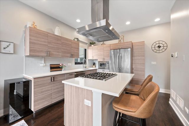 1349 N Leavitt Street 1B, Chicago, IL 60622