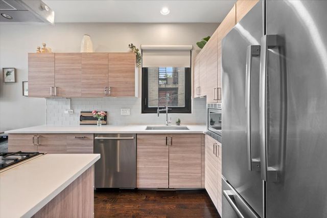 1349 N Leavitt Street 1B, Chicago, IL 60622