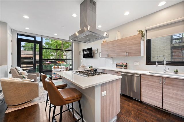1349 N Leavitt Street 1B, Chicago, IL 60622