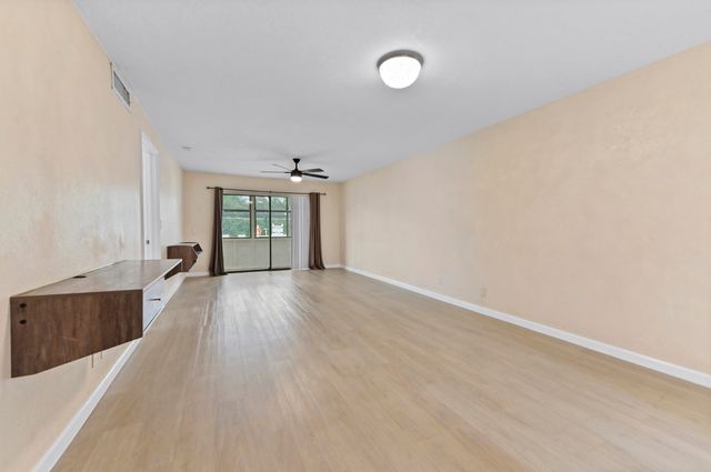 126 Sparrow Drive 22A, Royal Palm Beach, FL 33411