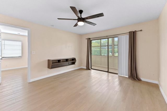 126 Sparrow Drive 22A, Royal Palm Beach, FL 33411