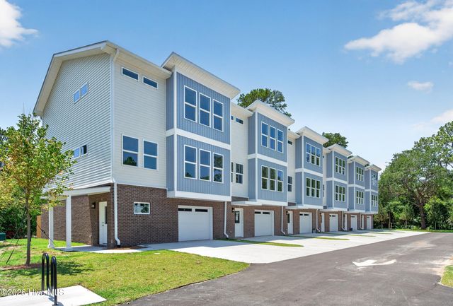 326 Forest Park Road B, Wilmington, NC 28409
