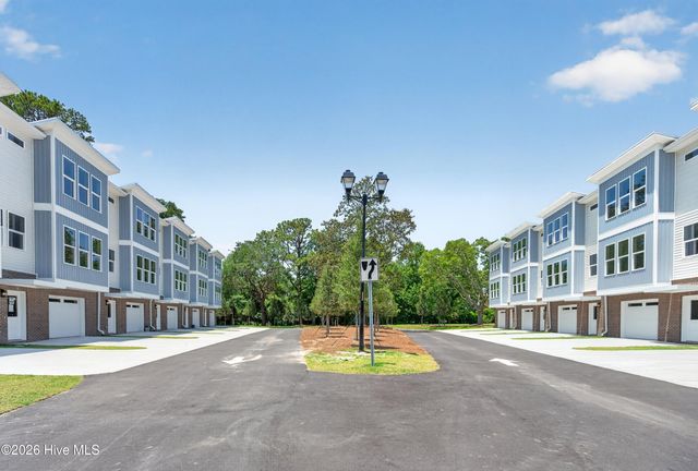 326 Forest Park Road B, Wilmington, NC 28409