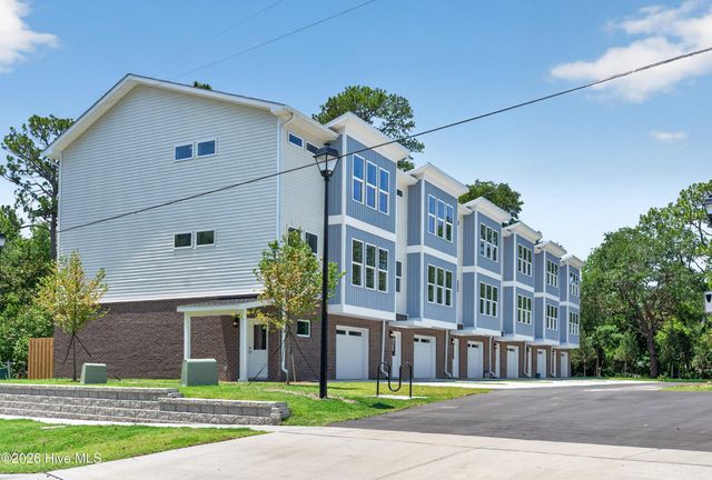 326 Forest Park Road B, Wilmington, NC 28409