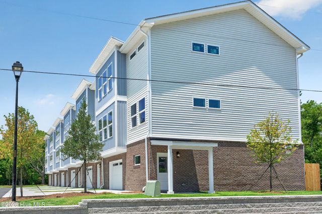 326 Forest Park Road B, Wilmington, NC 28409