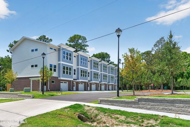 326 Forest Park Road B, Wilmington, NC 28409