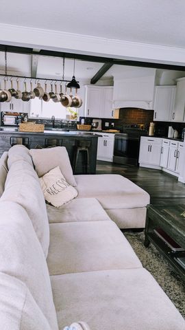 531 Pea Ridge Rd, Chestnut Mound, TN 38552