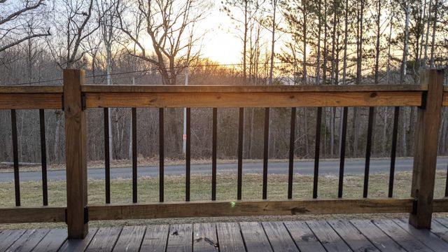 531 Pea Ridge Rd, Chestnut Mound, TN 38552