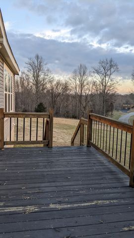 531 Pea Ridge Rd, Chestnut Mound, TN 38552