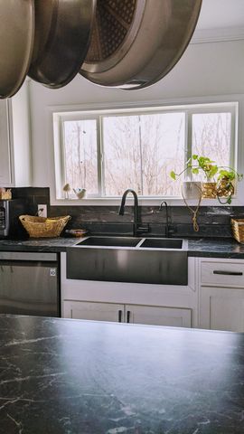 531 Pea Ridge Rd, Chestnut Mound, TN 38552