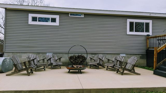 531 Pea Ridge Rd, Chestnut Mound, TN 38552