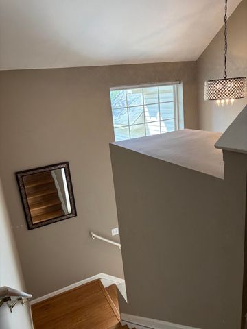 38320 Saratoga Circle, Farmington Hills, MI 48331