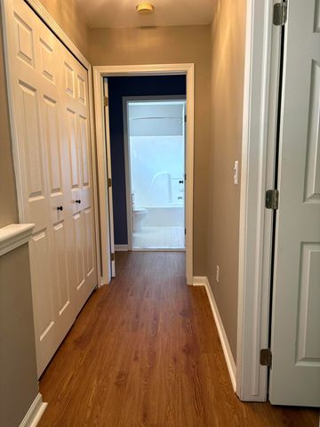 38320 Saratoga Circle, Farmington Hills, MI 48331