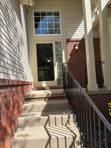 38320 Saratoga Circle, Farmington Hills, MI 48331