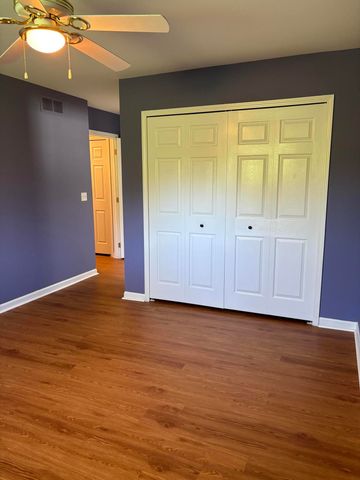 38320 Saratoga Circle, Farmington Hills, MI 48331