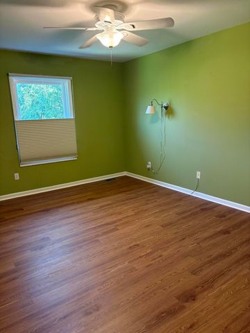 38320 Saratoga Circle, Farmington Hills, MI 48331