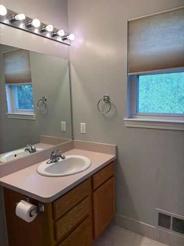 38320 Saratoga Circle, Farmington Hills, MI 48331