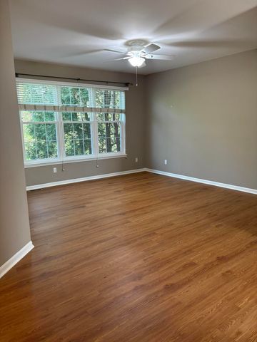 38320 Saratoga Circle, Farmington Hills, MI 48331