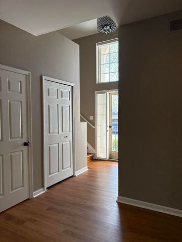 38320 Saratoga Circle, Farmington Hills, MI 48331
