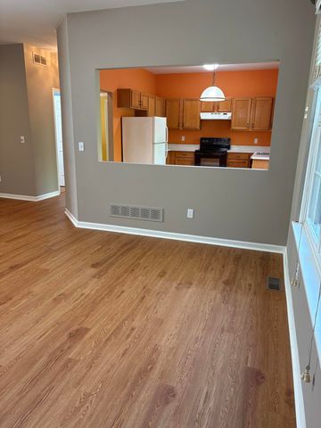 38320 Saratoga Circle, Farmington Hills, MI 48331