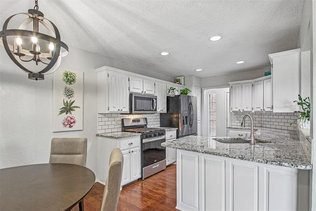 625 Fire Light Drive, Moore, OK 73160