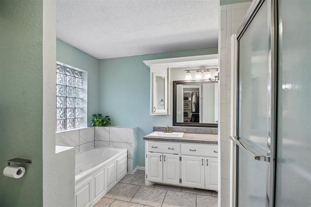 625 Fire Light Drive, Moore, OK 73160