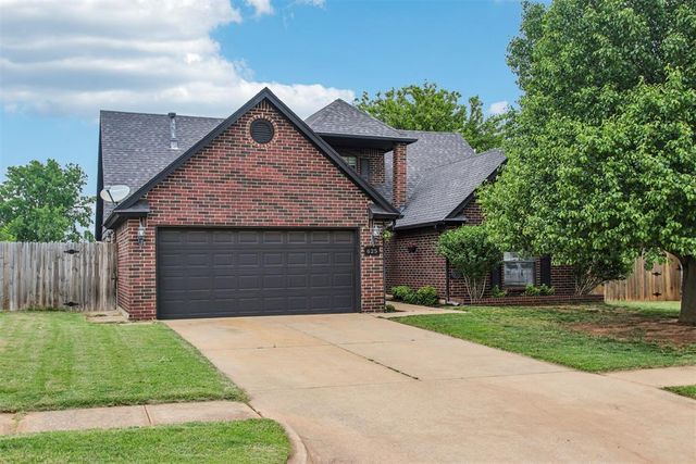 625 Fire Light Drive, Moore, OK 73160