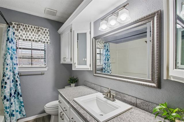 625 Fire Light Drive, Moore, OK 73160