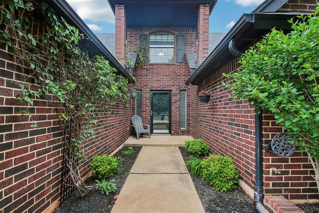 625 Fire Light Drive, Moore, OK 73160