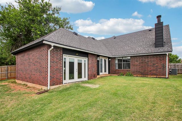 625 Fire Light Drive, Moore, OK 73160