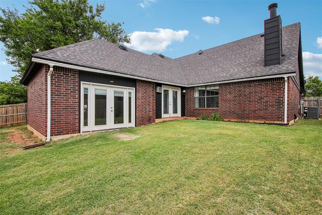 625 Fire Light Drive, Moore, OK 73160