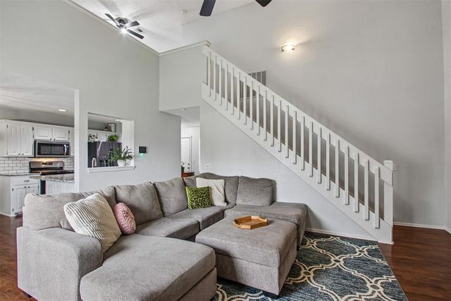 625 Fire Light Drive, Moore, OK 73160