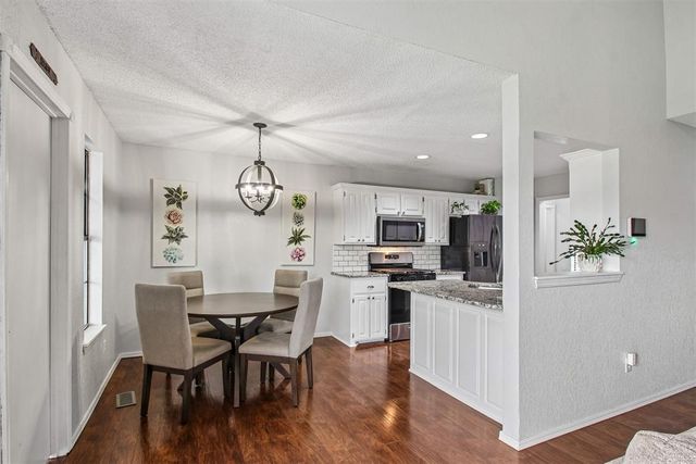 625 Fire Light Drive, Moore, OK 73160