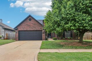 625 Fire Light Drive, Moore, OK 73160
